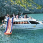 Malerischer Panoramablick auf die Kalksteinklippen im Ang Thong Marine Park