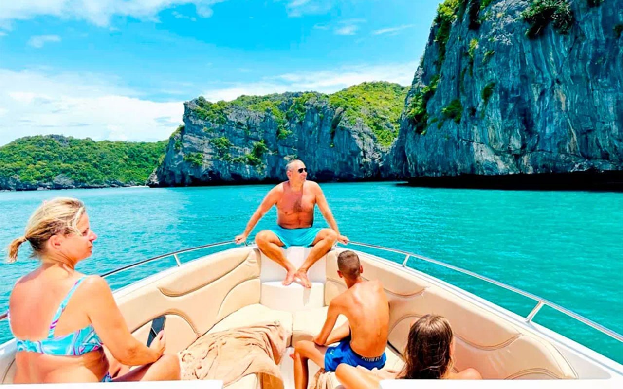 Ruby Grace Twin Engine Speedboat Samui Boat Charter (9)